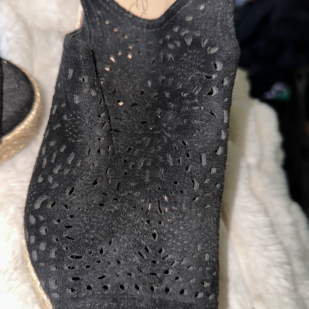 Size 7 never worn, black wedge, adjustable straps shoes - Picture 2 of 4